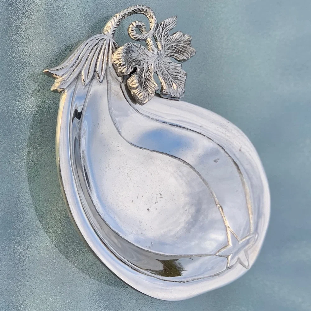 Pier 1 Eggplant Metal Serving Bowl Platter